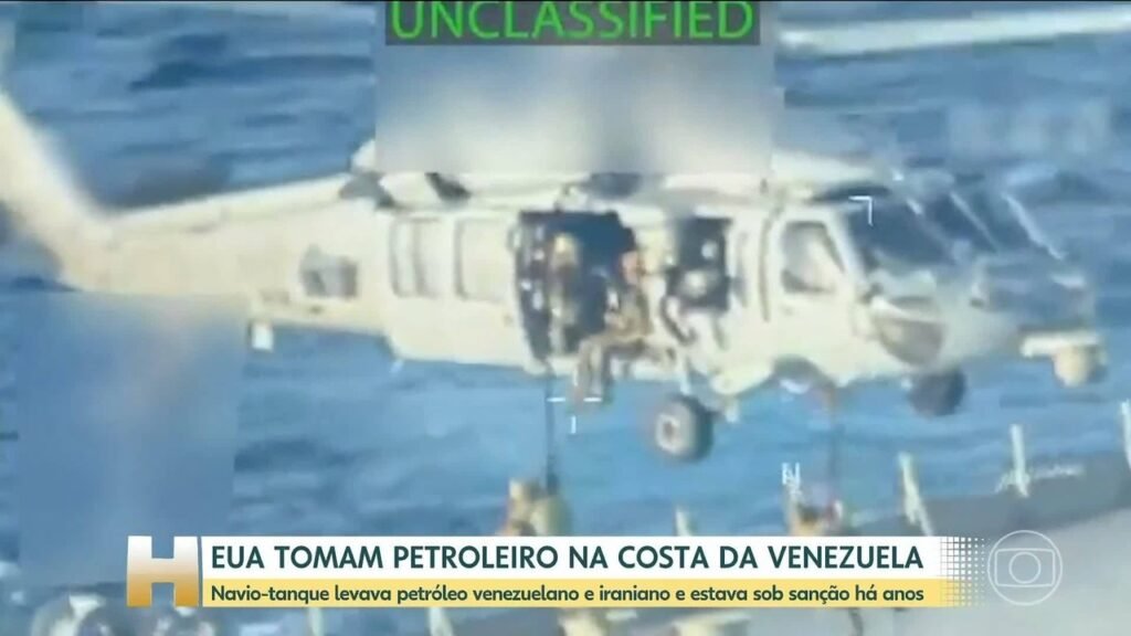 Navios com 11 milhões de barris de petróleo 'empacam' na Venezuela