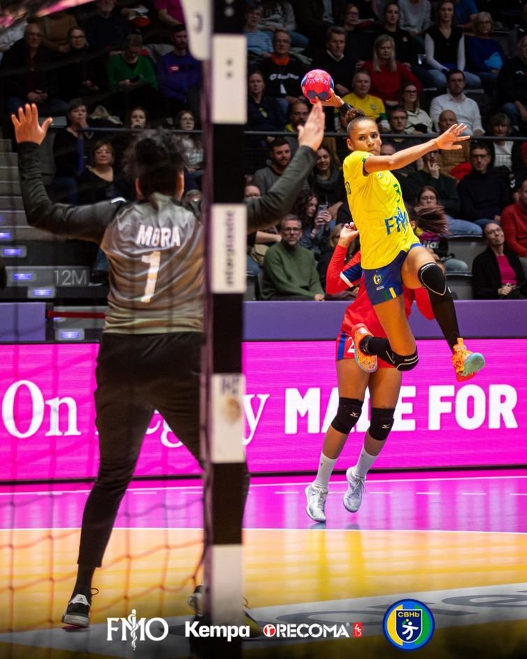 Brasil sobra diante de Cuba na estreia do Mundial de Handebol Feminino