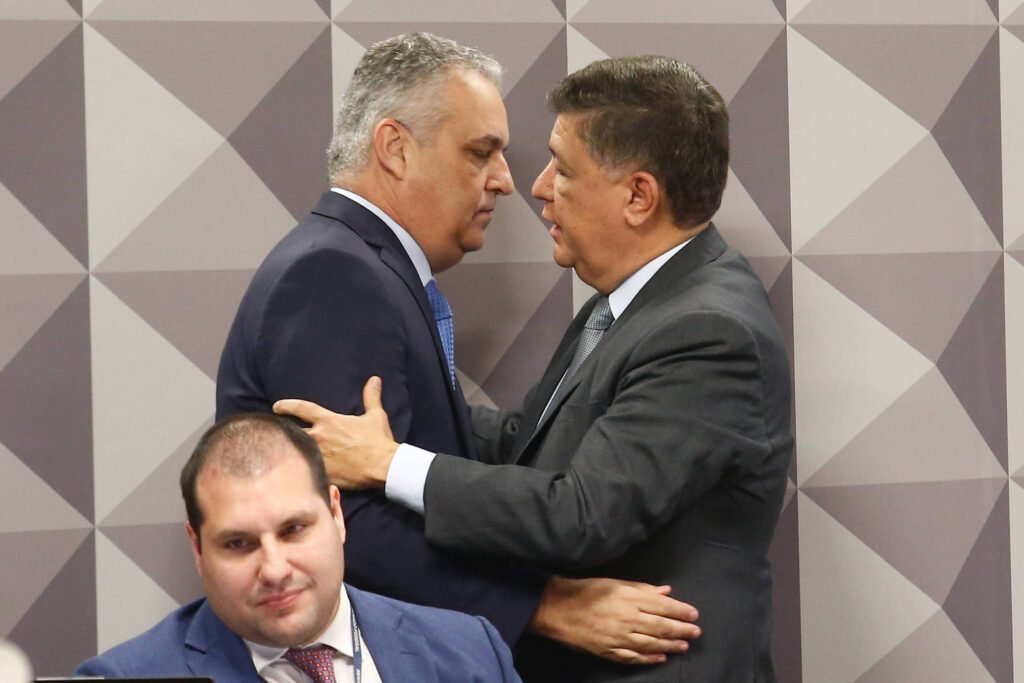 CPI do INSS tenta ganhar tração convocando banqueiros - 09/12/2025 - Mercado