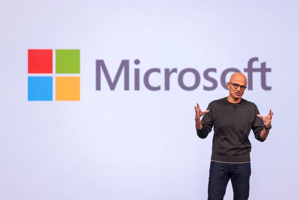 Microsoft anuncia investimento de US$ 23 bi em IA - 10/12/2025 - Tec