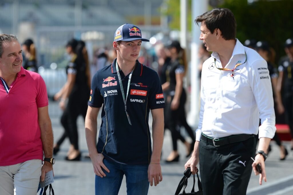 Verstappen dá detalhes sobre encontro com Wolff na Itália