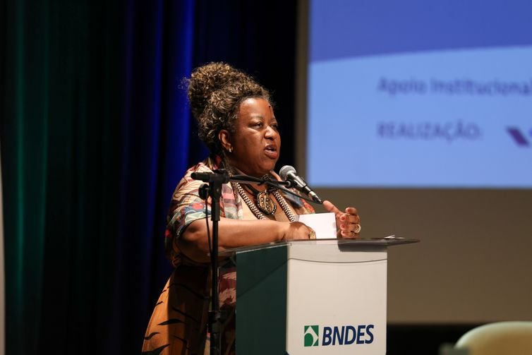 Estatais não são peso, são patrimônio, defende ministra da Gestão