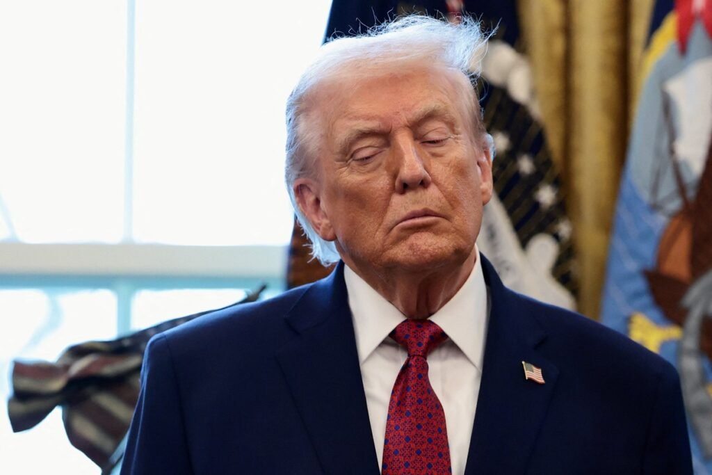 Trump ordena bloqueio de petroleiros sancionados que saem e entram na Venezuela