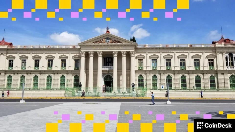 FMI elogia o crescimento de 4% do PIB de El Salvador à medida que as tensões do bitcoin diminuem