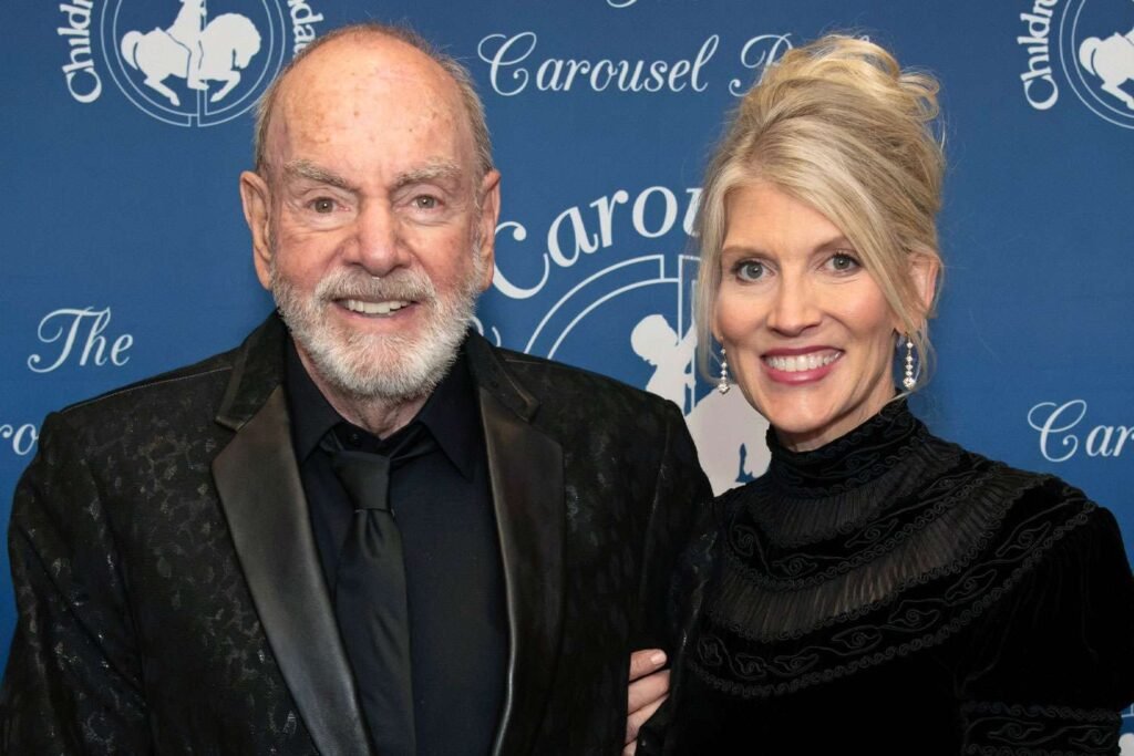 A esposa de Neil Diamond, Katie, revela o segredo de seu casamento duradouro (exclusivo)