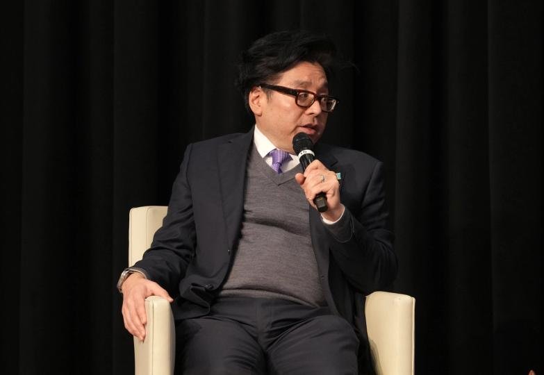 Tom Lee responde à controvérsia em torno das diferentes perspectivas de bitcoin da Fundstrat