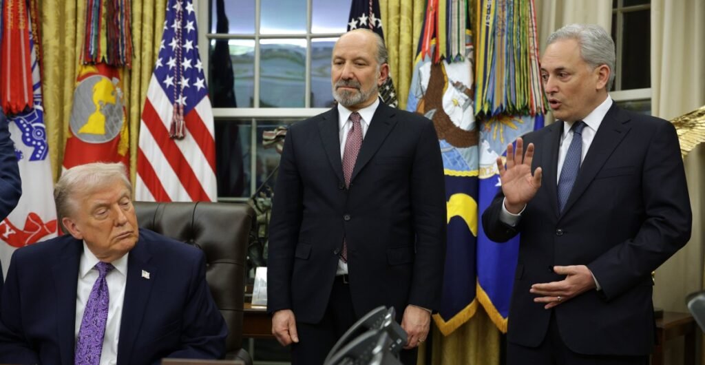 Trump assina ordem executiva de IA pressionando para proibir leis estaduais