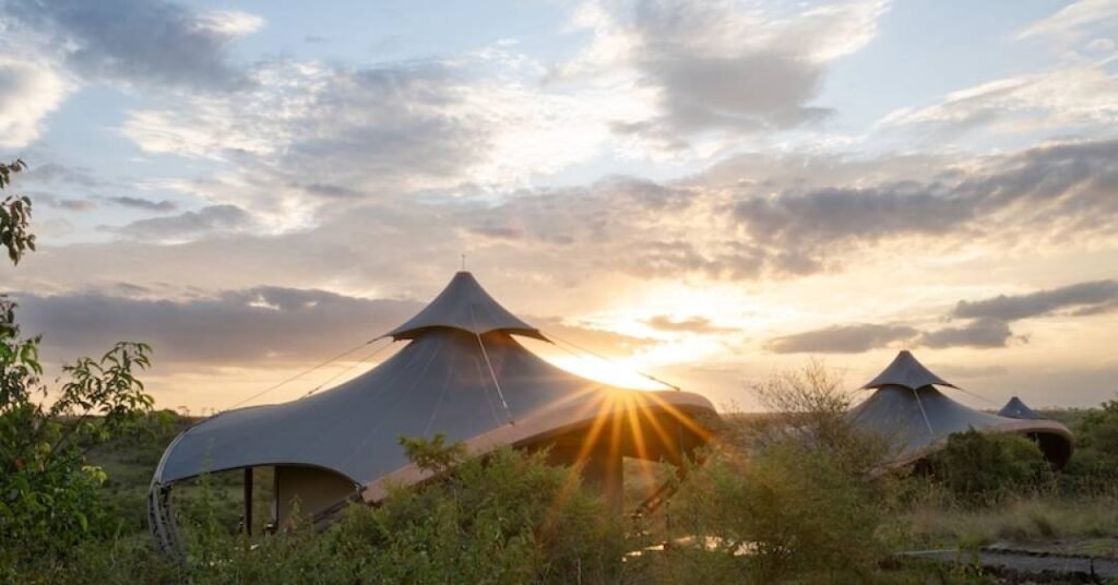 Hotel safári de luxo no Quênia fica na reserva Maasai Mara