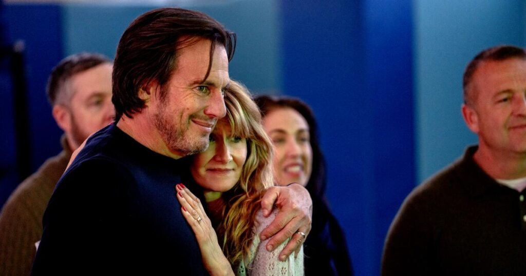 'Essa coisa está ligada?' crítica: Arnett, Dern em uma comédia dramática sobre auto-reinvenção