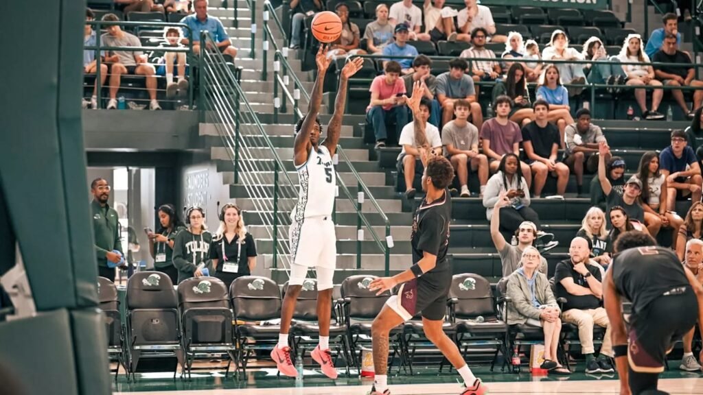 Tulane Men entretém a FAU em um confronto de invencíveis