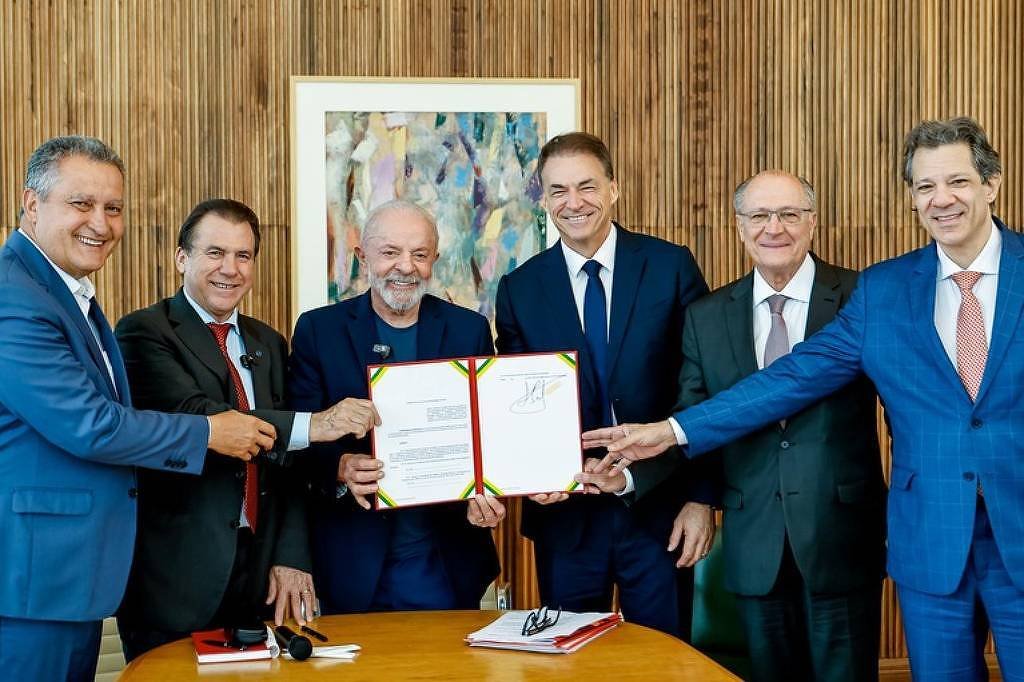 Justiça suspende regras de Lula para o VR a duas empresas - 21/01/2026 - Economia
