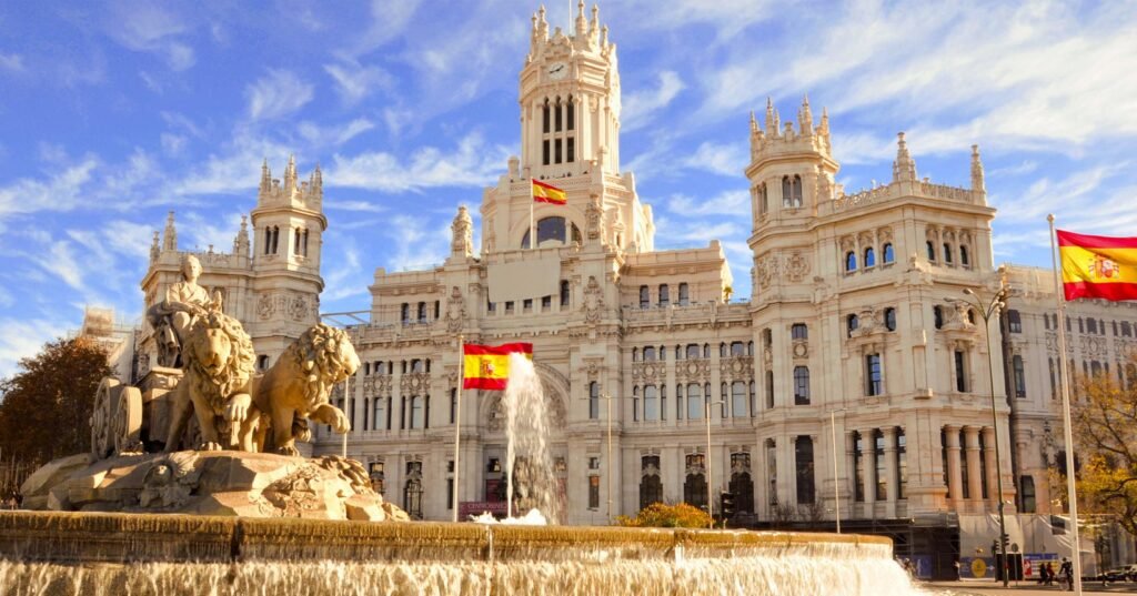 Espanha 🇪🇸 Voos para Madri ou Barcelona a partir de R$ 2.951 ida e volta saindo de Salvador, São Paulo e mais cidades!