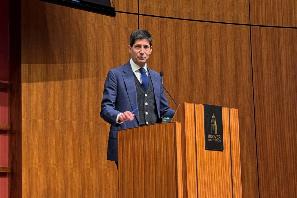 Quem é Kevin Warsh, escolhido por Trump para presidir Fed - 30/01/2026 - Economia