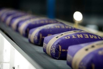 CSN quer vender ativos para diminuir dívida, mas execução é questionada e ação cai 3%