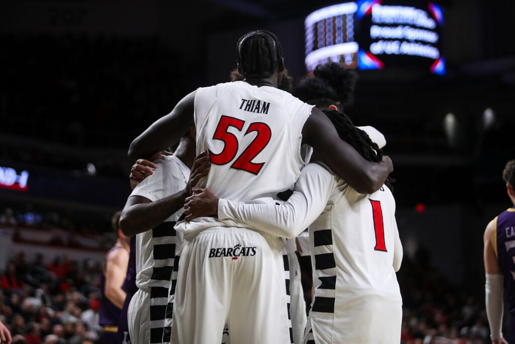 Bearcats Open Big 12 joga contra o No. 8 Houston no sábado à tarde - Atletismo da Universidade de Cincinnati