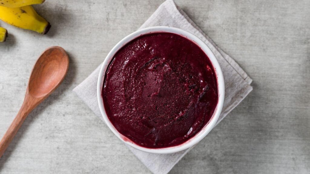 3 bebidas com açaí para começar o dia com muita energia