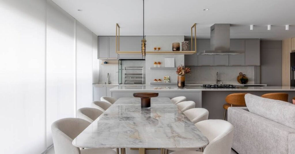 Além do branco sem graça: como criar ambientes clean aconchegantes