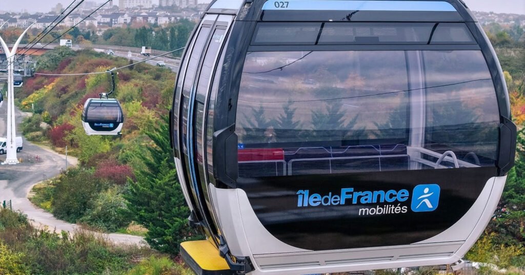 Paris inaugura maior sistema de teleférico urbano da Europa — veja como embarcar