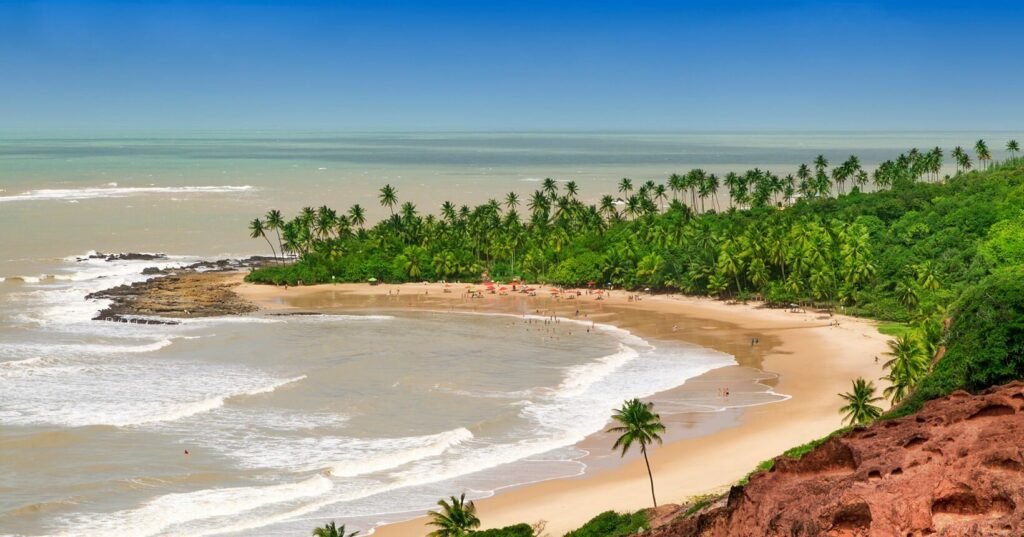 Praia, calor e folia! Descubra os 5 destinos mais buscados para o Carnaval 2026