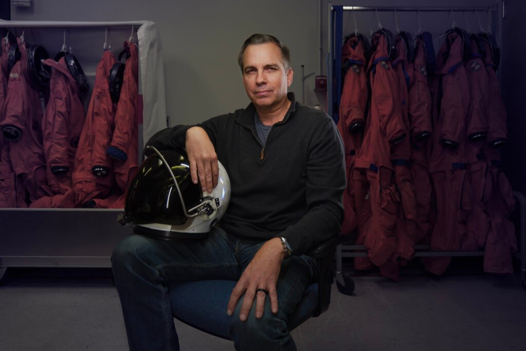 Eu Sou Ártemis: Dustin Gohmert