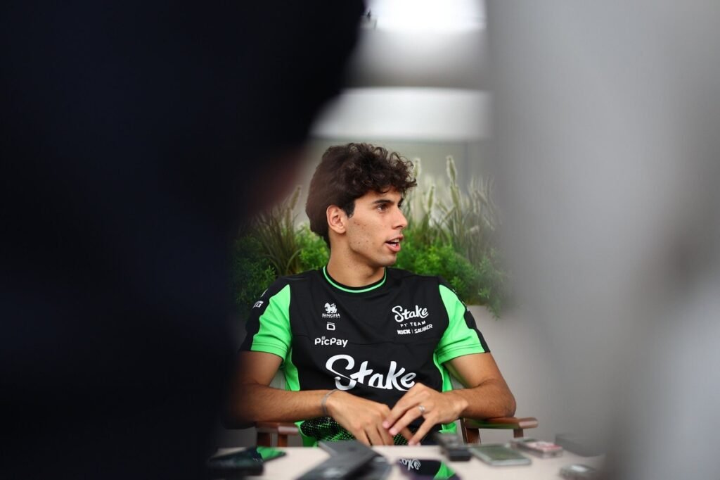 Bortoleto justificou aposta da Sauber em estreia na F1