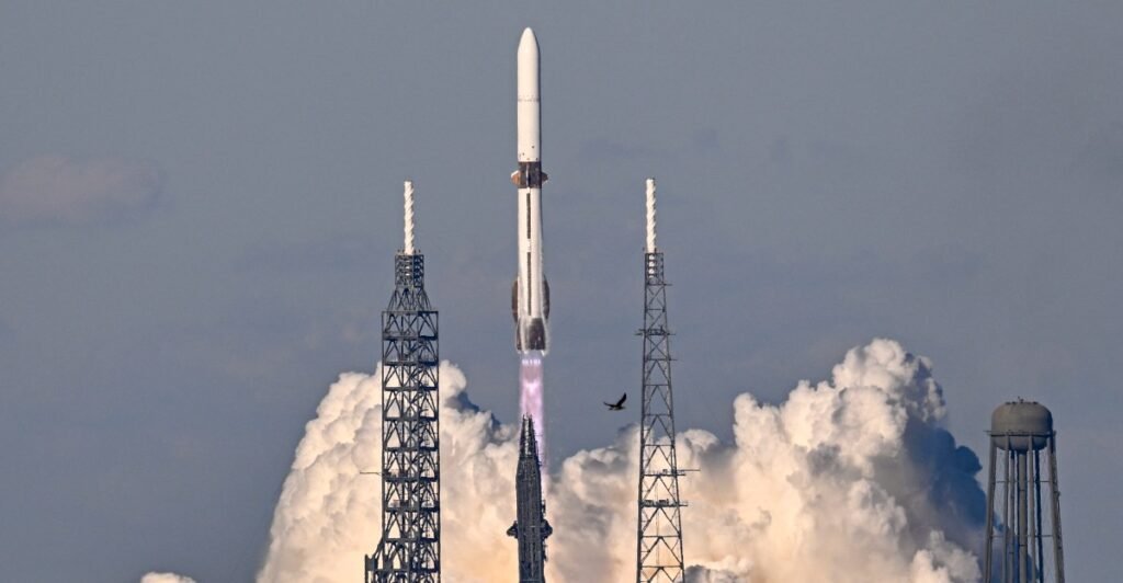 TeraWave, rival Starlink da Blue Origin, promete uploads de 6 TB