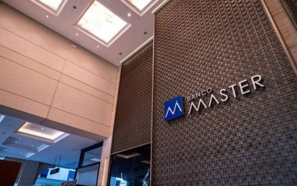 'Quem financiou vai ter que se explicar', diz especialista sobre publicações sobre Banco Master