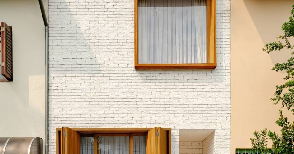 Impressionante! Sobrado de vila industrial foi construído em terreno estreito de 4m x 18m