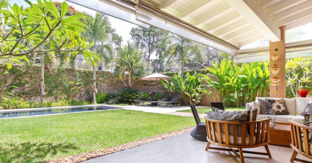 Pisos para áreas externas: arquiteta lista principais opções, vantagens e desvantagens