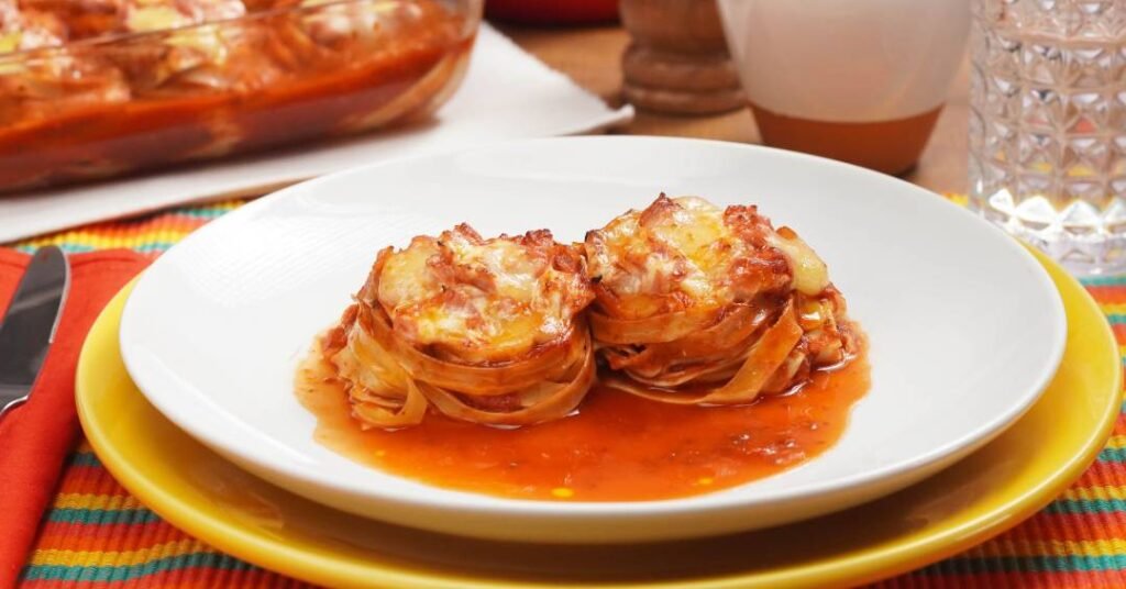 Receita perfeita para sábado: macarrão recheado com mortadela, mussarela