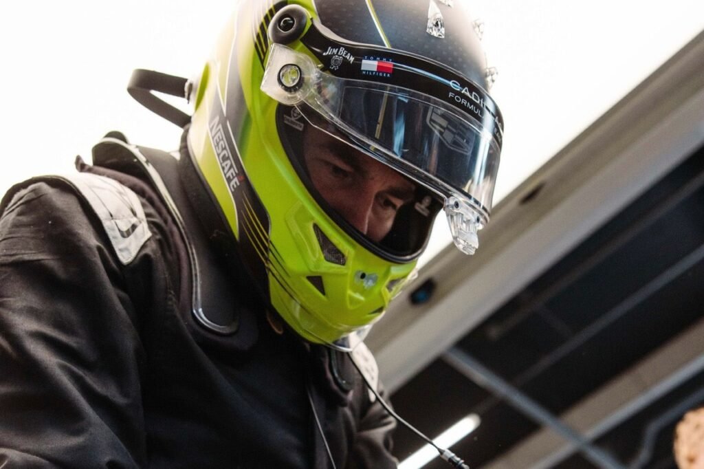 Após 1º dia em Barcelona, Pérez indica problemas na Cadillac