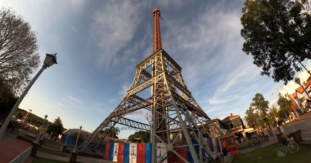 Adeus, La Tour Eiffel! Hopi Hari confirma que vai substituir sua famosa torre por nova grande atração