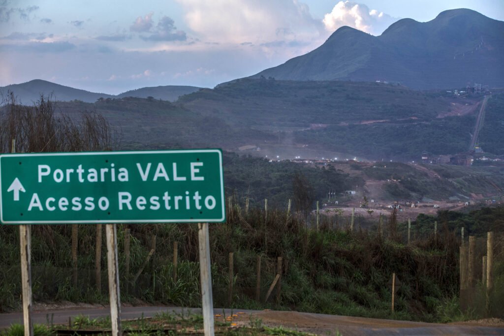 Vale entre confetes, multas e barragens - 15/02/2026 - Marcos de Vasconcellos