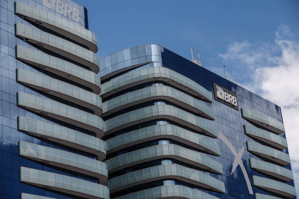 Tesouro autorizou BRB a vender carteiras - 10/02/2026 - Economia