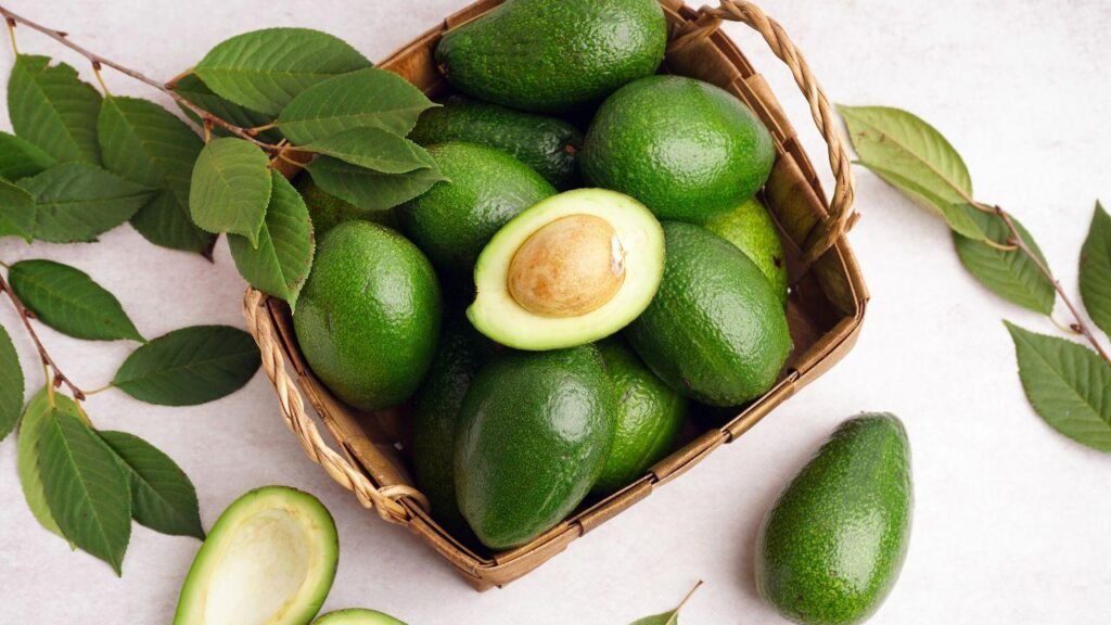 O segredo para manter o abacate verdinho por mais tempo