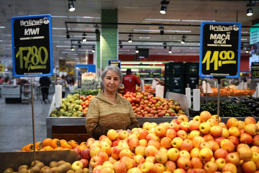 Fazenda reduz a previsão do PIB e aumenta a da inflação para 2026 - 06/02/2026 - Economia