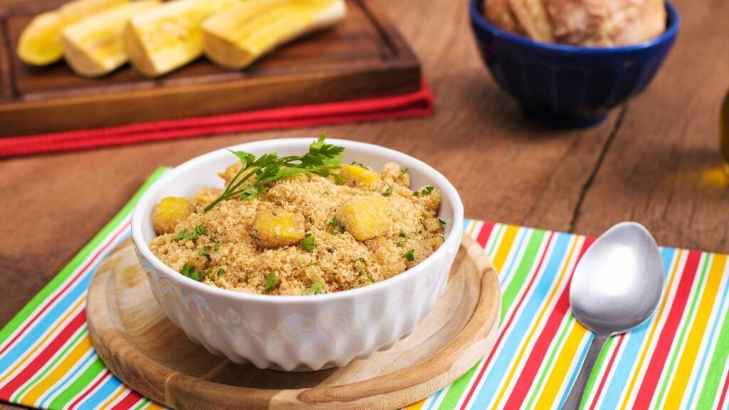 Farofa de banana com cream cracker: rápida e surpreendente