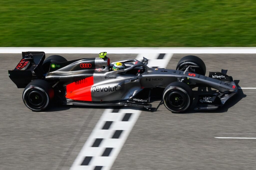 "Aprendemos muito sobre o carro", diz Bortoleto após testes
