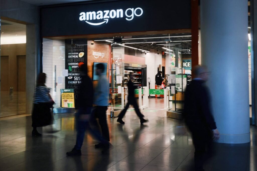 Amazon supera Walmart e é maior empresa do mundo em vendas - 19/02/2026 - Economia