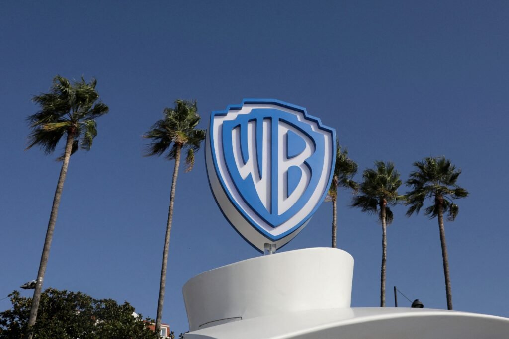 Paramount sobe oferta para adquirir a Warner Bros