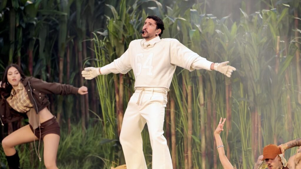 Bad Bunny estreou seu primeiro tênis Adidas exclusivo no show do intervalo do Super Bowl