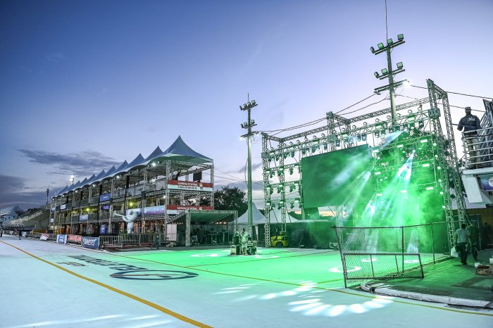 Sambão do Povo com nova iluminação para o desfile das escolas neste final de semana