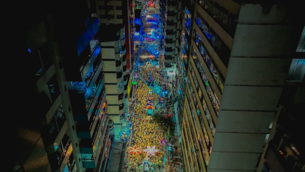 Carnaval atrai 400 mil pessoas em Guarapari