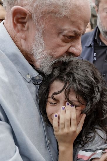 Perdas materiais serão recuperadas, diz Lula em visita a Minas Gerais