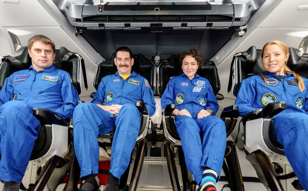 NASA define cobertura para lançamento e acoplagem da SpaceX Crew-12 da agência
