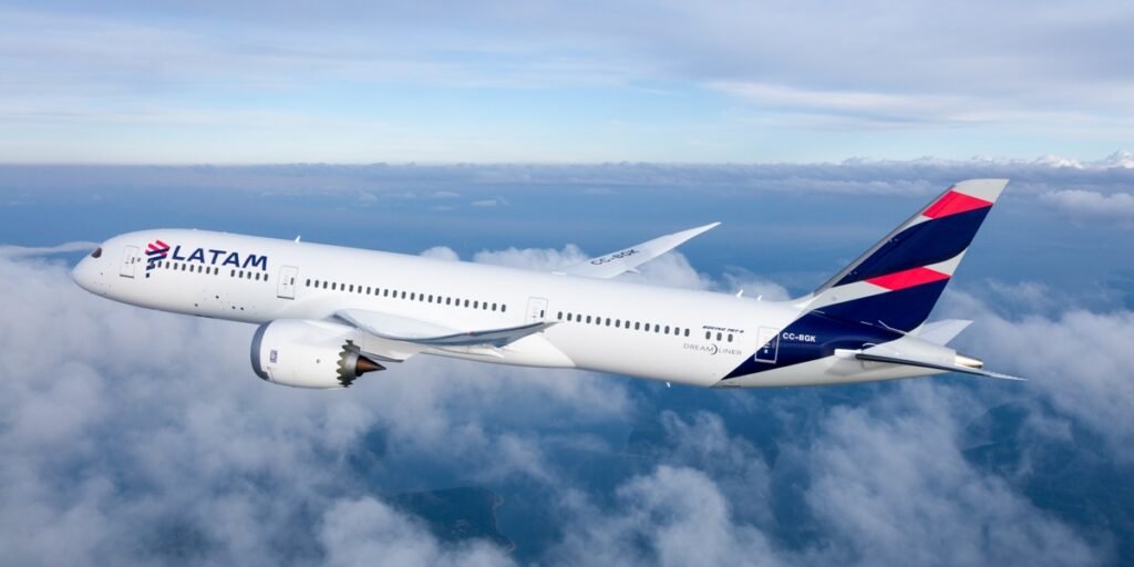 Latam aumenta novamente voos para Amsterdã após obter mais espaços de pouso e decolagem