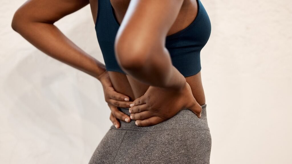 Dor nas costas após o Carnaval: por que acontece e como evitar