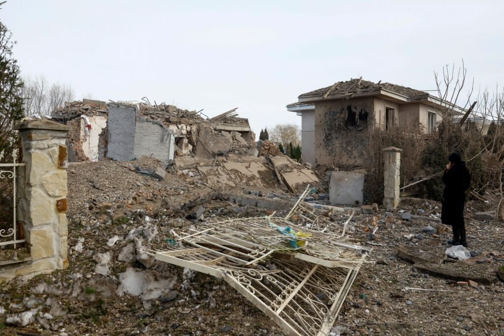 Após 4 anos de guerra, custo de reconstrução da Ucrânia é de mais R$ 3 trilhões