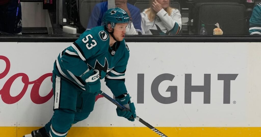 San Jose Sharks coloca Jeff Skinner em isenções incondicionais para rescindir o acordo