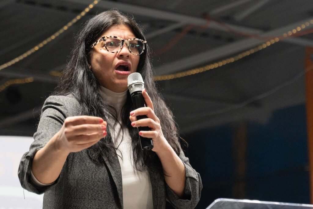 'Não aceitaremos uma prisão-armazém': líderes de Michigan explodem local planejado do ICE em Romulus